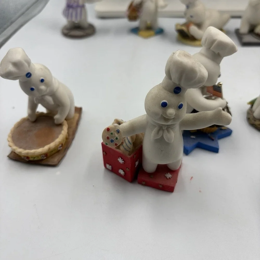 Danbury Mint Pillsbury Doughboy Calendar Complete w All Figurines & Tiles 1997